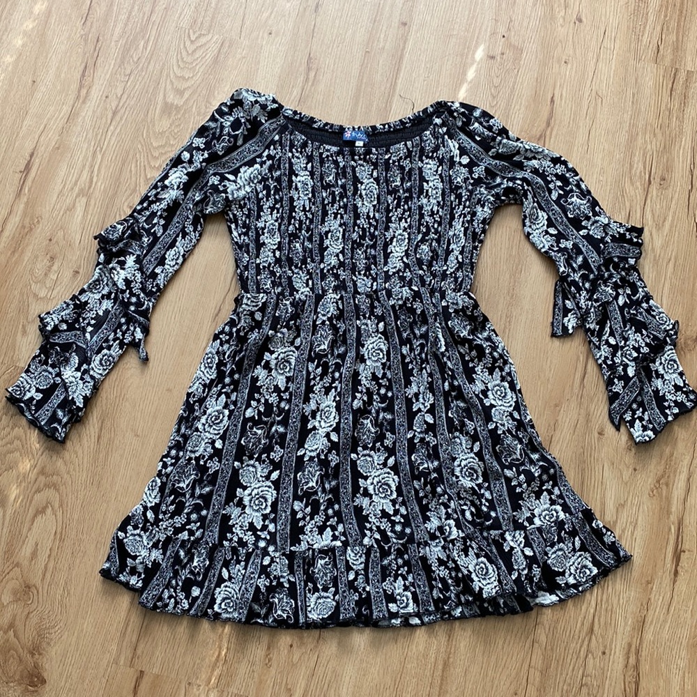 Beautiful dress size XL girls